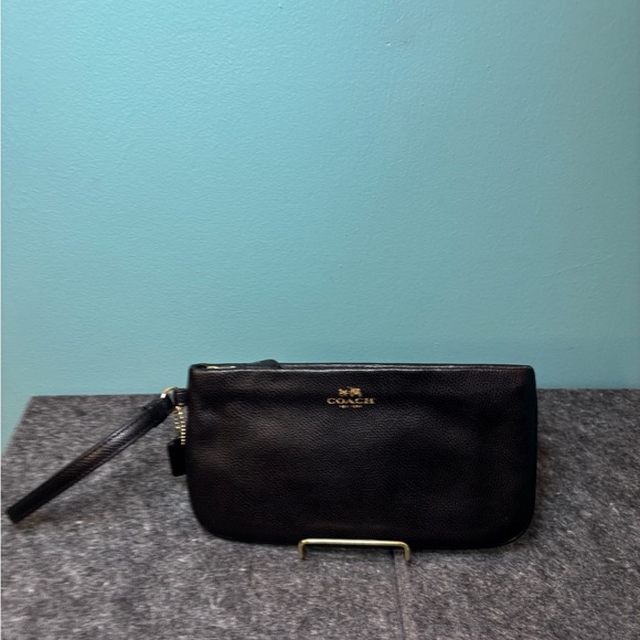 Coach Handbags - Coach Lyla Wristlet large NWOT